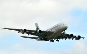 マレーシア航空A380も就航、ホテル近辺で撮影
